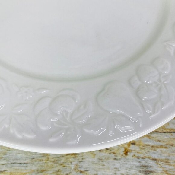 Thomson Pottery FRUIT GARDEN Embossed Fruit White Earthenware Salad Plates Set 4 - Picture 15 of 16